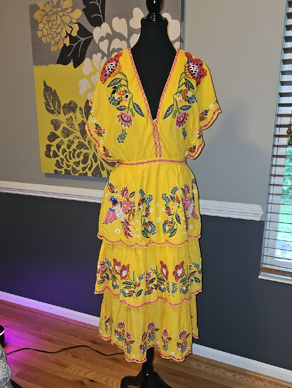 FARM Rio Marigold Yellow Embroidered V-Neck Tiered Maxi Dress Sz M